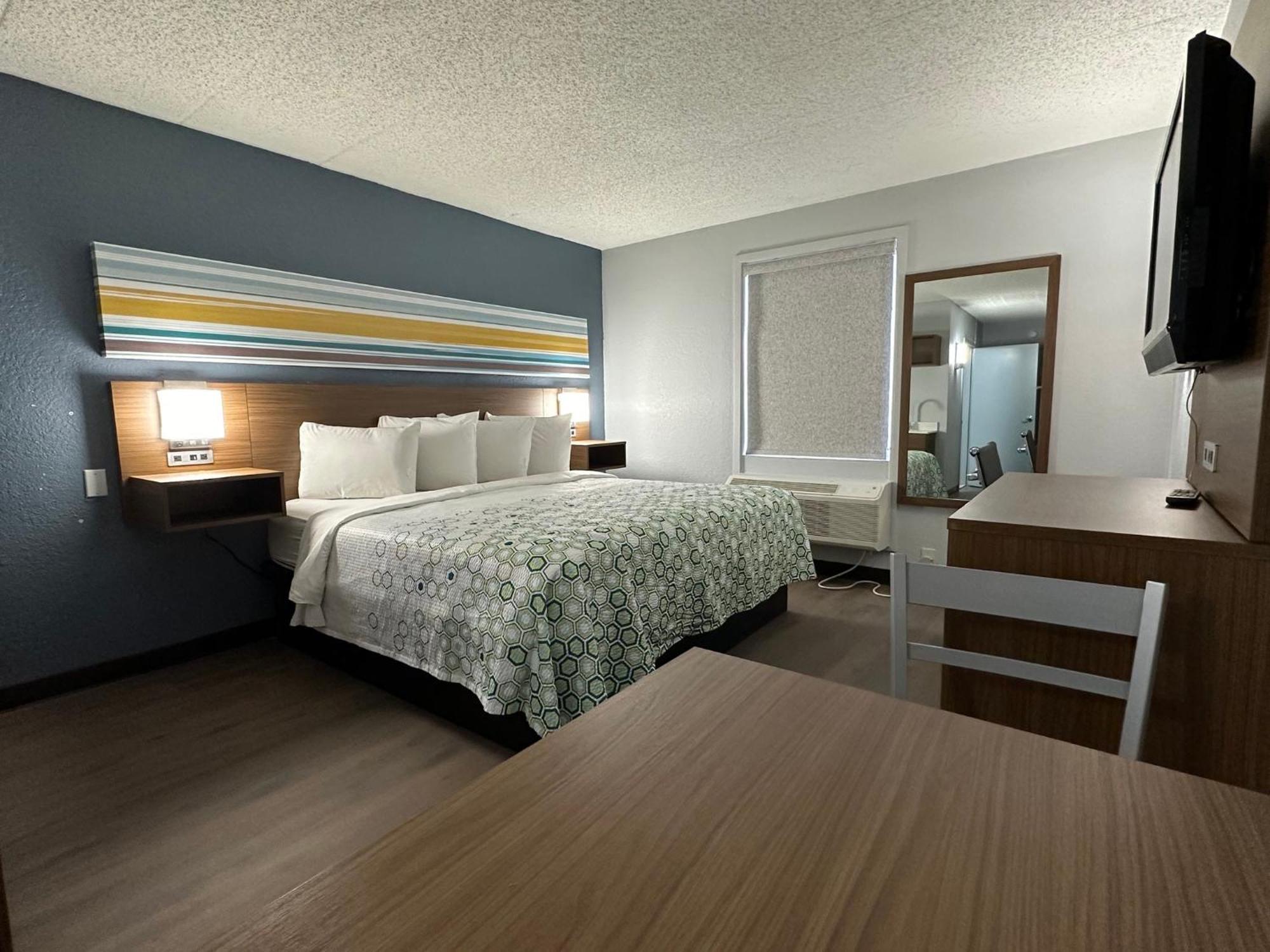 Hometowne Studios By Red Roof Richmond, Va - W Broad St Dumbarton Εξωτερικό φωτογραφία